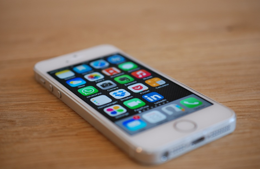 jailbreaking iphone